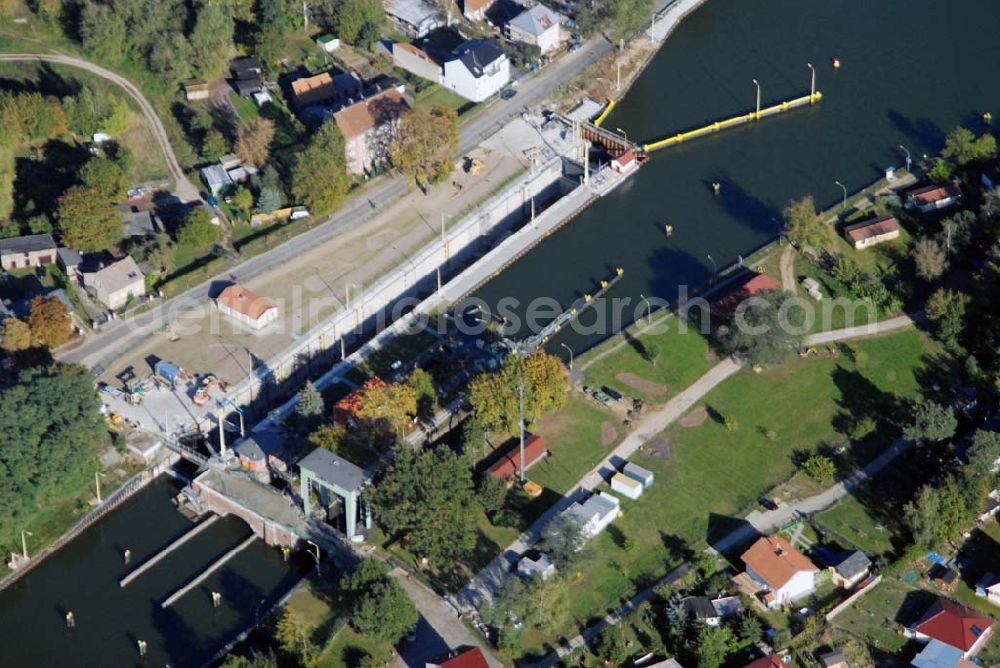 Wernsdorf from above - Blick auf die modernisierte Wernsdorfer Schleuse. Die Schleuse ist eine von 4 Schleusen des Oder-Spree-Kanals. Bauherr: Wasser- und Schifffahrtsamt Berlin, Mehringdamm 129, 10965 Berlin, Tel. 030 / 69532 - 0, Fax: 030 / 69532 - 201, e-mail-Adresse: poststelle@wsa-b.wsv.de, Achim Walder-Adresse: