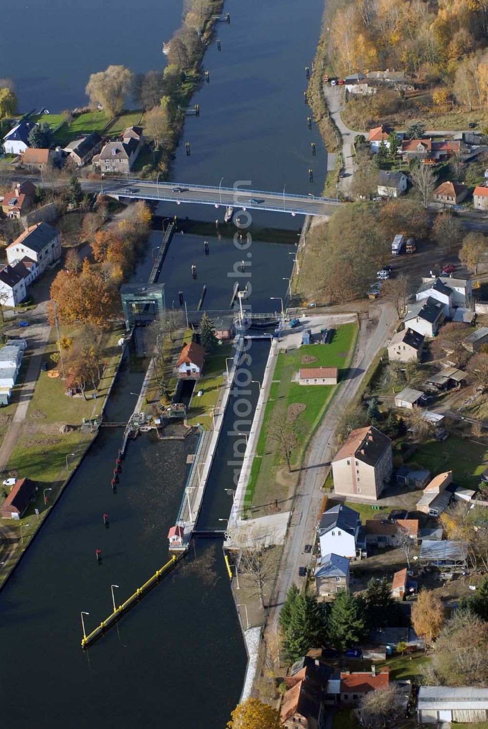 Aerial image Wernsdorf - Blick auf die modernisierte Wernsdorfer Schleuse. Die Schleuse ist eine von 4 Schleusen des Oder-Spree-Kanals. Bauherr: Wasser- und Schifffahrtsamt Berlin, Mehringdamm 129, 10965 Berlin, Tel. 030 / 69532 - 0, Fax: 030 / 69532 - 201, e-mail-Adresse: poststelle@wsa-b.wsv.de,