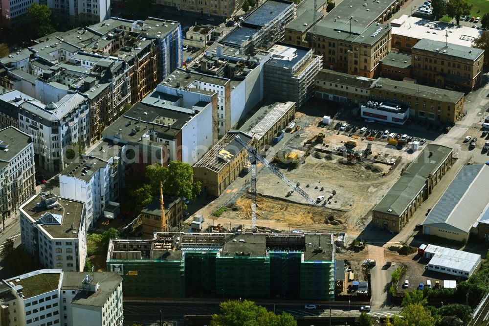 Magdeburg from the bird's eye view: Construction site for the renovation and expansion and new construction of the building complex of the police station Hallische Strasse and Am Buckauer Tor at the corner of Sternstrasse in the district Altstadt in Magdeburg in the state Saxony-Anhalt, Germany