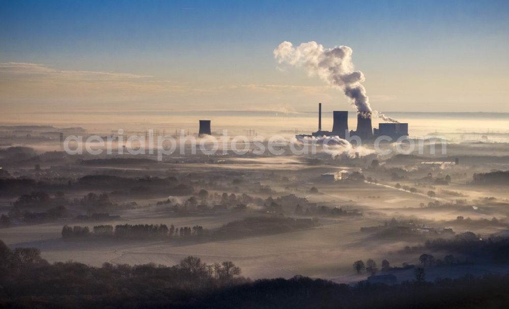 Aerial image Hamm - Morning mist over the lip and the meadows of the Lippeauen at sunrise on a former nuclear power plant, today THTR - RWE coal power plant of RWE in Hamm in North Rhine-Westphalia