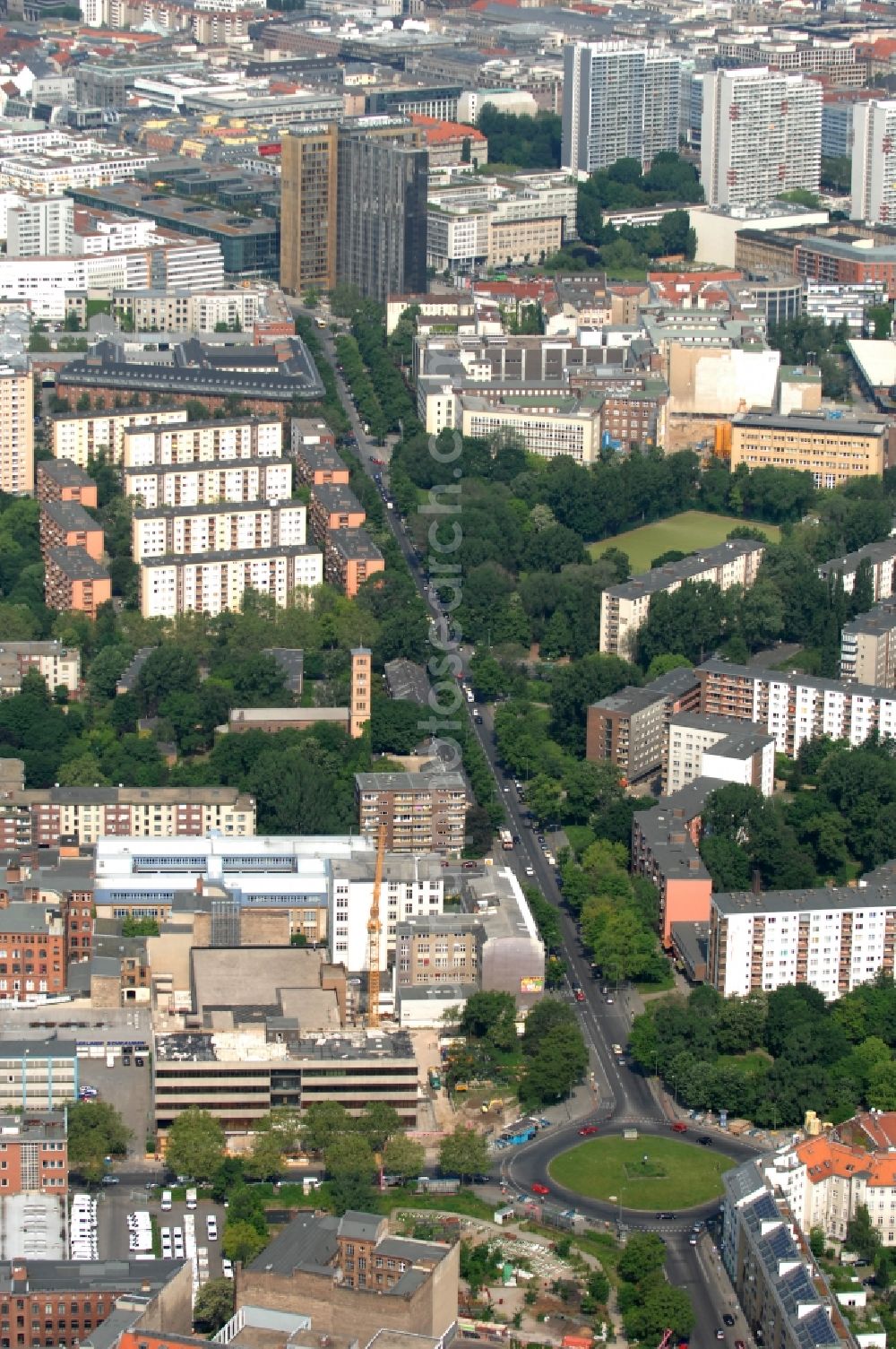 Berlin from the bird's eye view: Roundabout on Moritzplatz and street Oranienstrasse in Berlin Kreuzberg