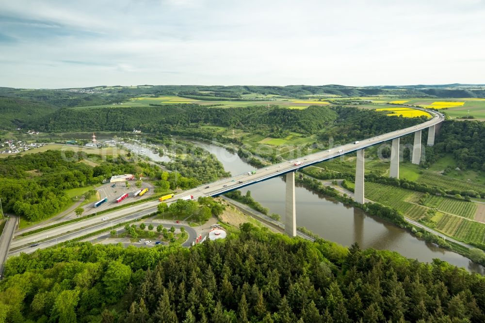 Aerial photograph Dieblich - Mosel bridge over the bank of the river Mosel near Winningen in the state of Rhineland-Palatinate