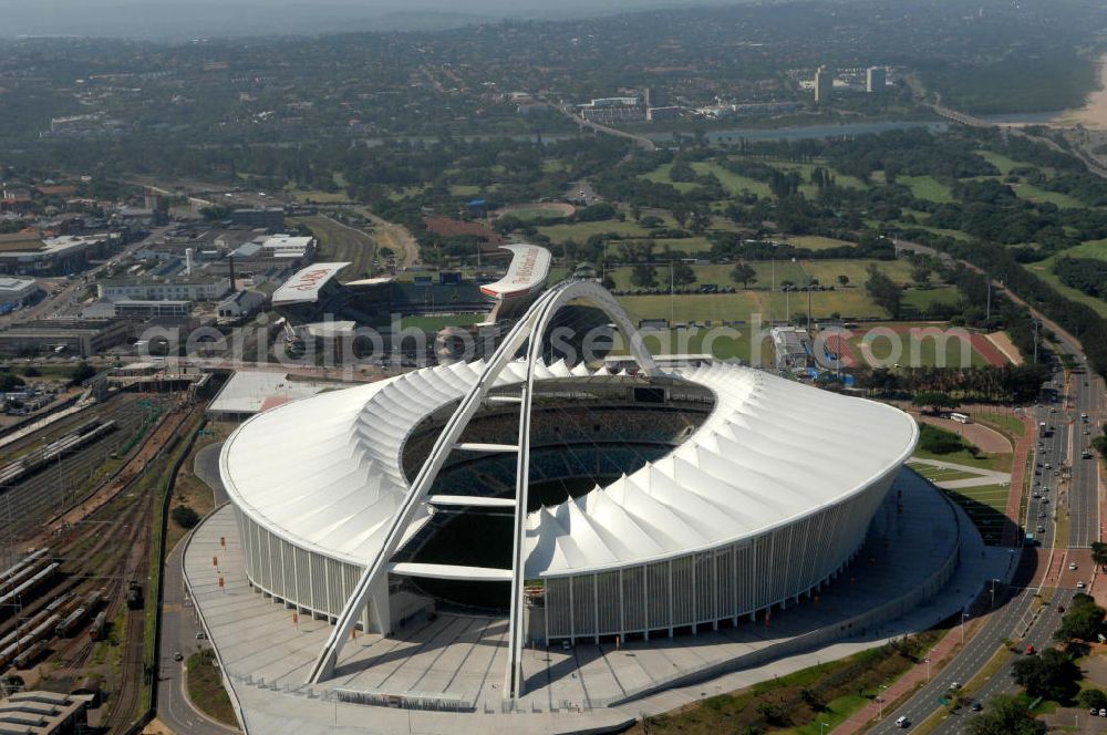 Aerial image Durban - Blick auf das Moses-Mabhida-Stadion (Baubeginn unter dem Namen: King-Senzangakhona-Stadion) in Durban in der Provinz KwaZulu-Natal in Südafrika, erbaut zur Fußball-Weltmeisterschaft. Die Stadt Durban (Ethekwini Municipality) ist in diesem Projekt Bauherr und wird durch die afrikanische Baufirma BKS Group vertreten. Die Firma Pfeifer Seil- & Hebetechnik (Memmingen) ist als Generalunternehmer für die gesamte Dachkons??????????????????????????????????????????????????†????????????????????????????????????????????????????????????????????????????????????????????????????????