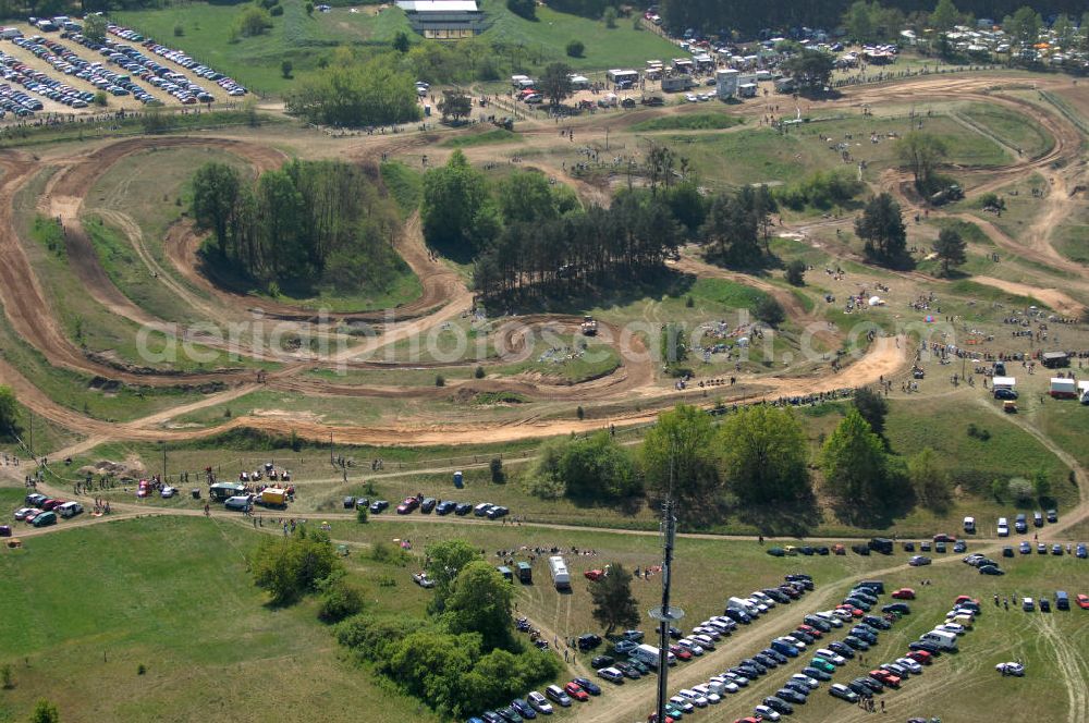 Wriezen from the bird's eye view: Blick auf die Moto-Cross-Veranstaltung in Wriezen im Landkreis Märkisch-Oderland in Brandenburg. Der Motor-Sport-Club Wriezen (MC Wriezen) ist der älteste Motorsportclub Deutschlands und führt regelmäßig Moto-Cross-Veranstaltungen durch. Kontakt: MC-Wriezen e.V., Tel. +49 (0) 33 44 33 33 15,