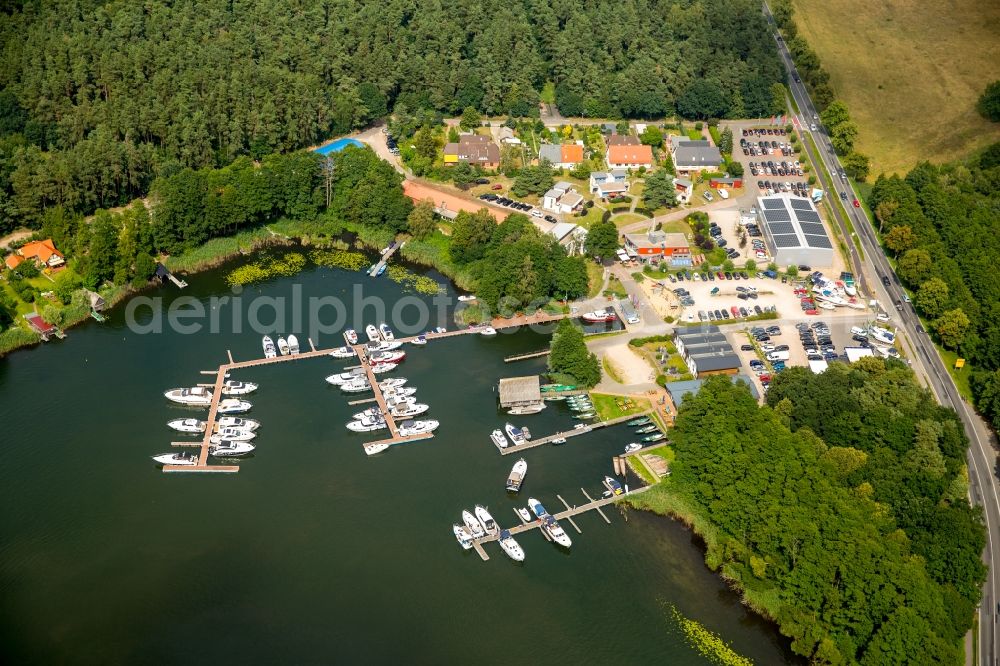 Waren (Müritz) from above - Motorboat marina with docks and moorings on the shore area of the Reeckchannel in Waren (Mueritz) in the state Mecklenburg - Western Pomerania