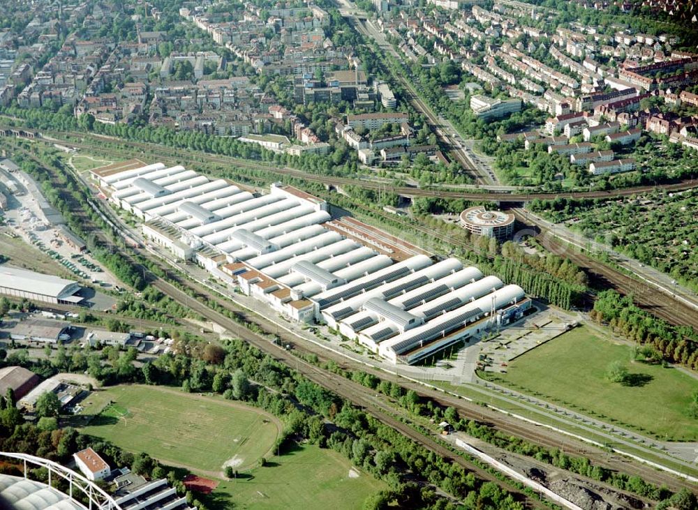 Aerial photograph Stuttgart - Motorenwerk der DAIMLER CHRYSLER AG am Neckar Stadion in 70546 Stuttgart.