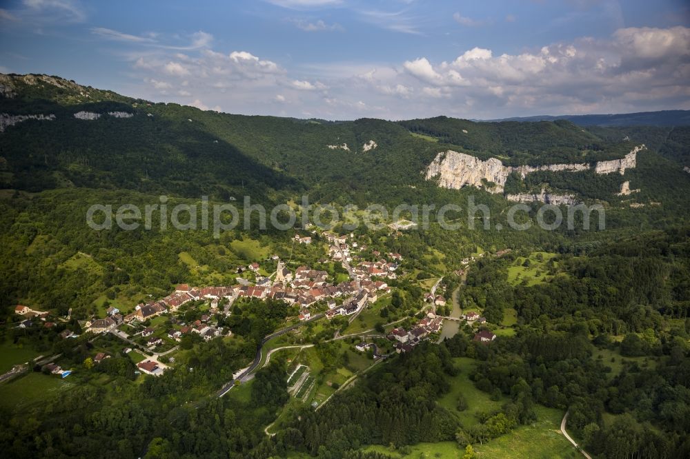 Mouthier-Haute-Pierre from the bird's eye view: Mouthier-Haute-Pierre in the province of Franche-Comté in France