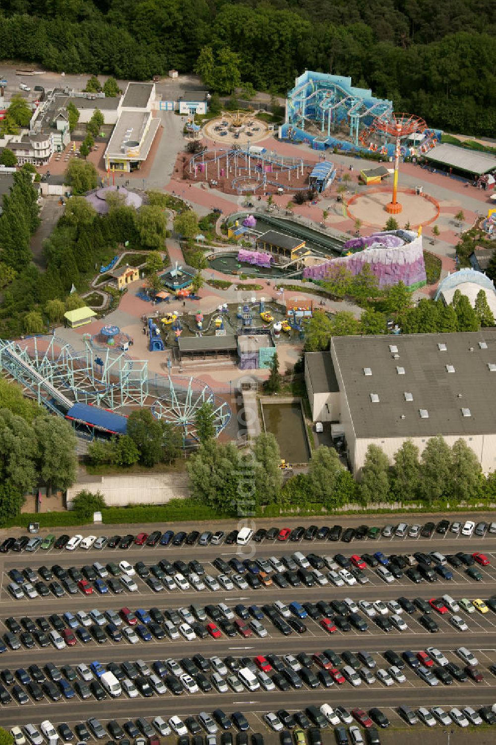 Bottrop - Kirchhellen from above - Look at the Movie Park Germany in ein Bottrop-Kirchellen. The theme park focuses on films