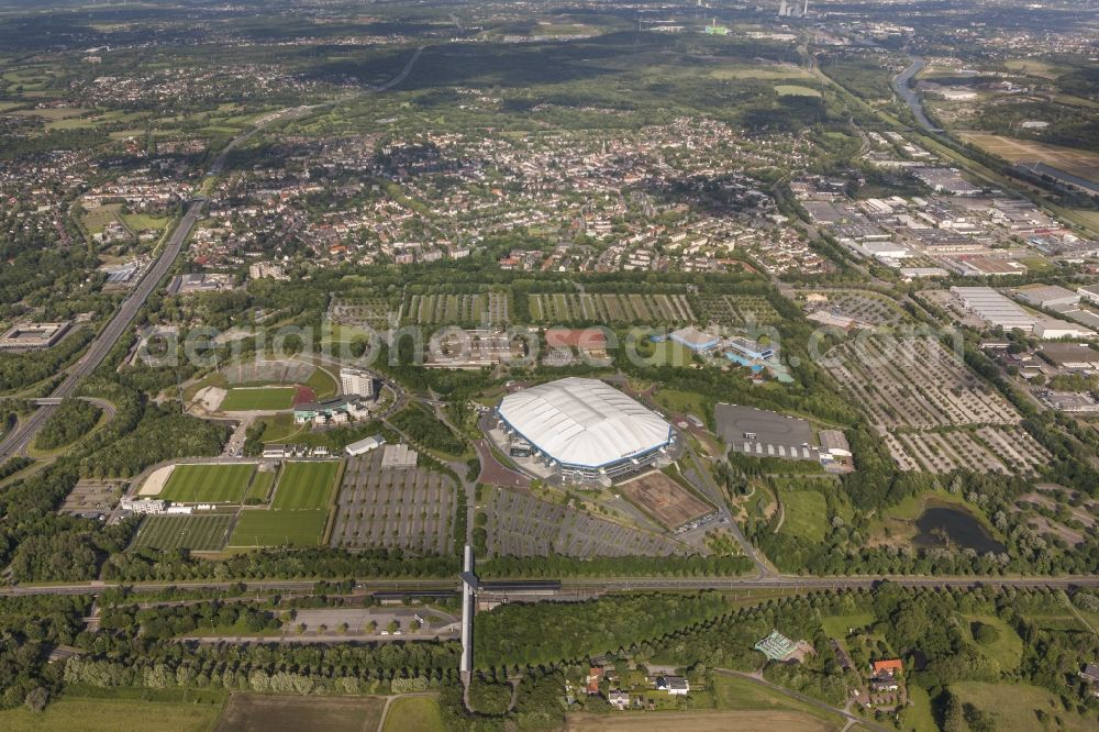 Aerial image Gelsenkirchen - View the Veltins-Arena, the stadium of Bundesliga football team FC Schalke 04. The multifunctional arena also offers space for concerts and other sports events such as biathlon, ice hockey or boxing