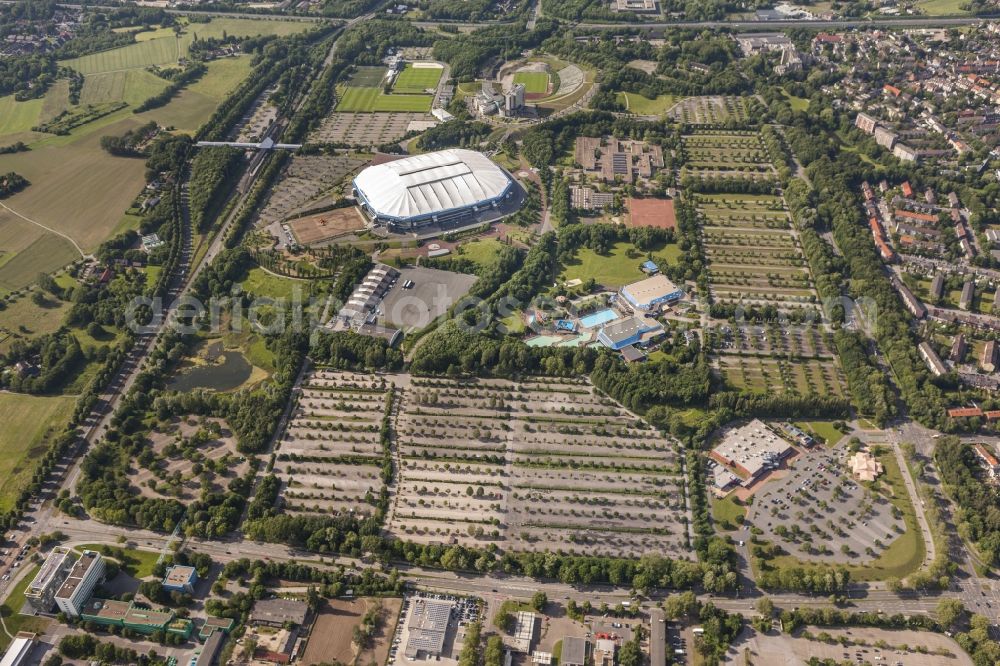 Aerial photograph Gelsenkirchen - View the Veltins-Arena, the stadium of Bundesliga football team FC Schalke 04. The multifunctional arena also offers space for concerts and other sports events such as biathlon, ice hockey or boxing