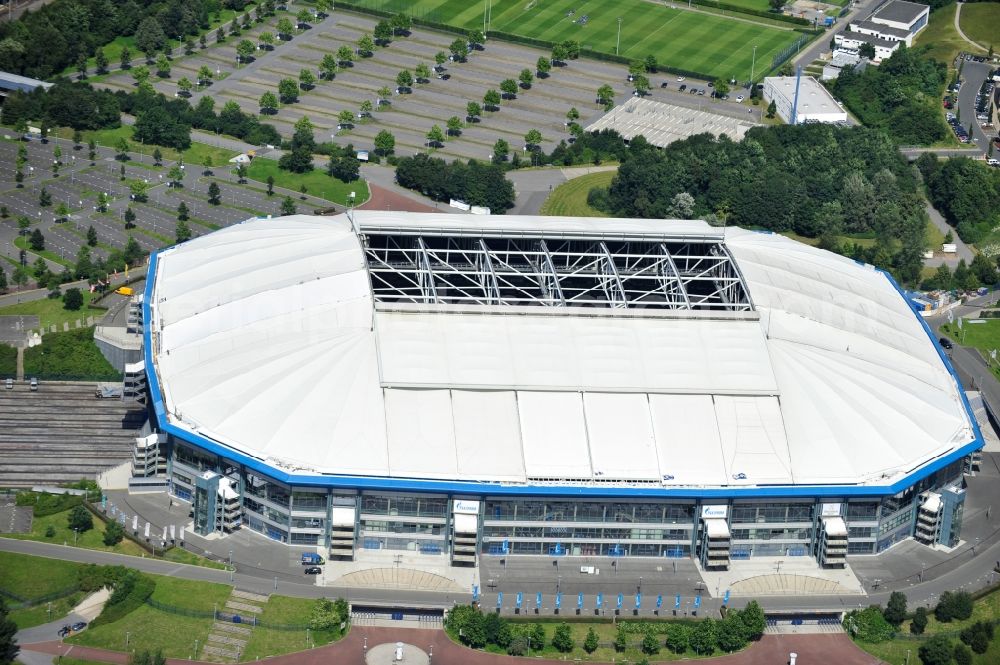 Aerial image Gelsenkirchen - View the Veltins-Arena, the stadium of Bundesliga football team FC Schalke 04. The multifunctional arena also offers space for concerts and other sports events such as biathlon, ice hockey or boxing