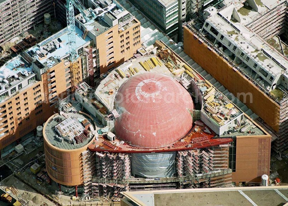 Berlin-Tiergarten from above - Multiplexkinobau am Potsdamer Platz.