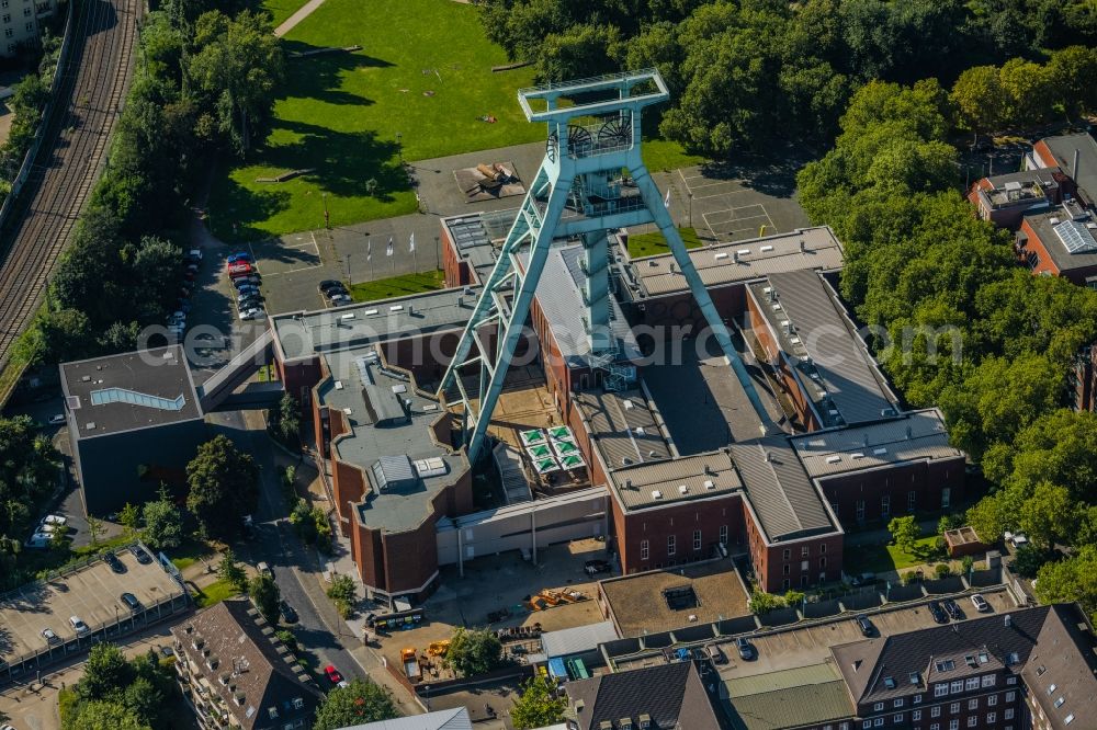 Bochum from above - Museum building ensemble Deutsches Bergbau-Museum in the district Innenstadt in Bochum at Ruhrgebiet in the state North Rhine-Westphalia, Germany