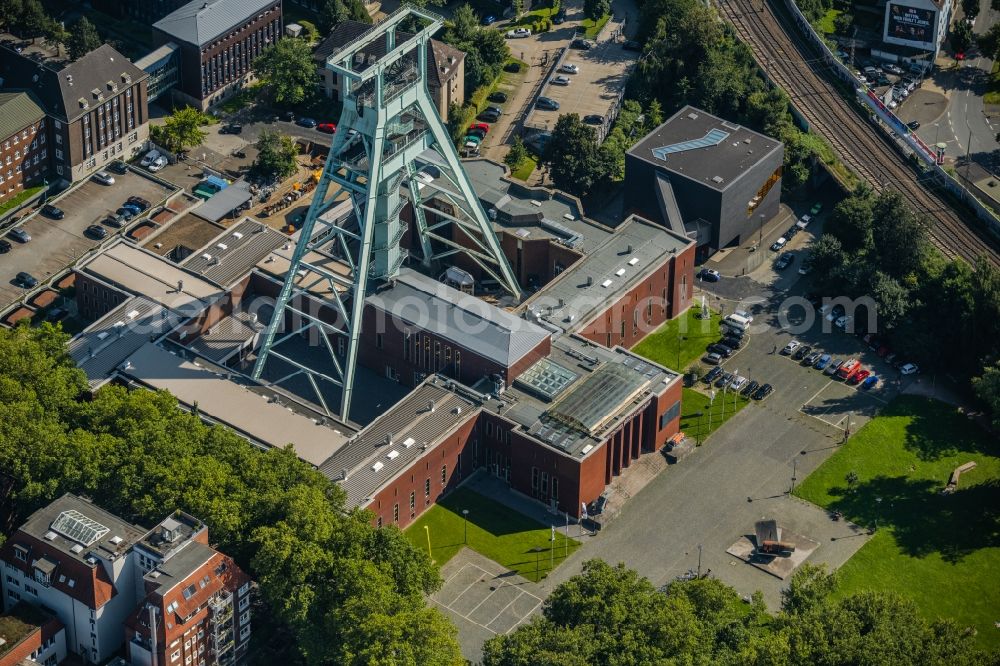 Bochum from above - Museum building ensemble Deutsches Bergbau-Museum in the district Innenstadt in Bochum at Ruhrgebiet in the state North Rhine-Westphalia, Germany