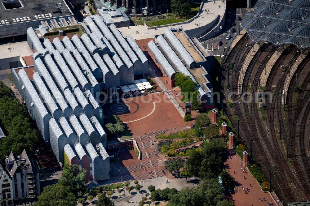 Aerial image Köln - Museum and exhibition building ensemble for modern art Museum Ludwig on Heinrich-Boell-Platz in the district Altstadt in Cologne in the state North Rhine-Westphalia, Germany