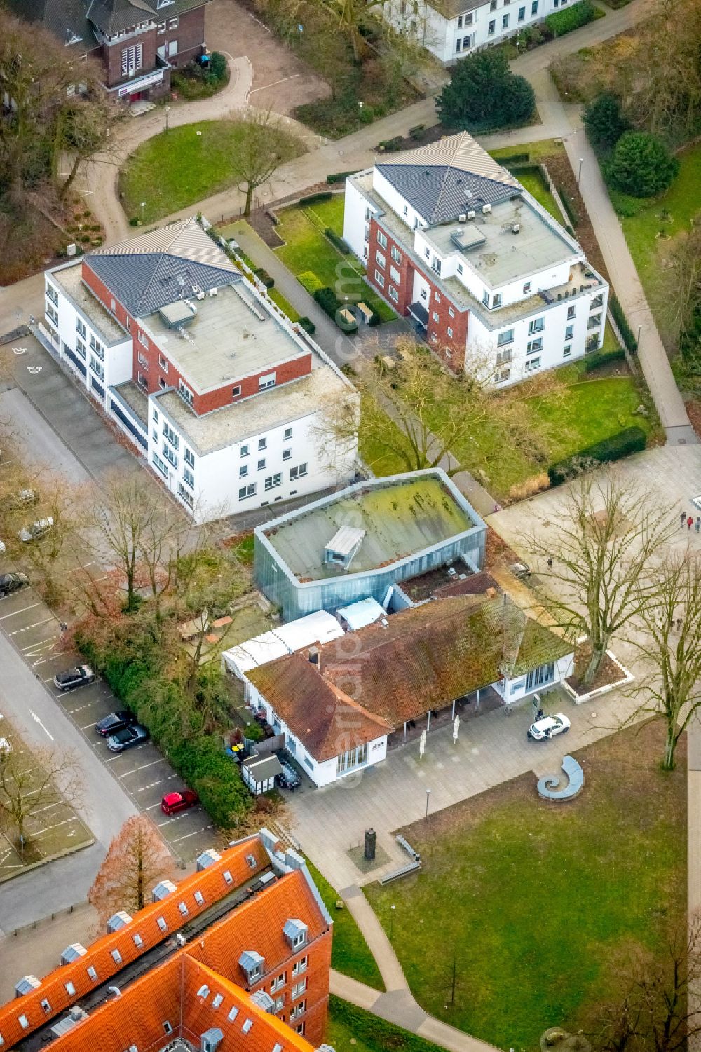 Aerial photograph Gladbeck - museum building ensemble Neue Galerie Gladbeck on Bottroper Strasse in Gladbeck at Ruhrgebiet in the state North Rhine-Westphalia, Germany