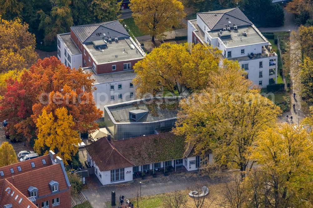 Gladbeck from the bird's eye view: museum building ensemble Neue Galerie Gladbeck on Bottroper Strasse in Gladbeck at Ruhrgebiet in the state North Rhine-Westphalia, Germany