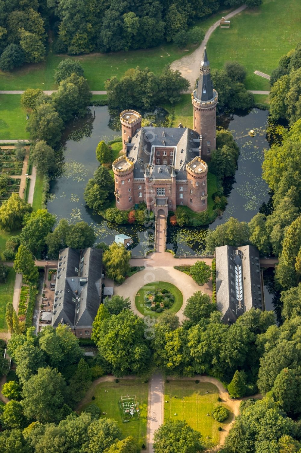 Bedburg-Hau from the bird's eye view: Building and castle park systems of water castle Museum Schloss Moyland Am Schloss in Bedburg-Hau in the state North Rhine-Westphalia, Germany