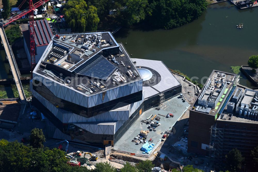 Aerial photograph Heilbronn - Museum and exhibition building ensemble and science center experimenta at Experimenta-Platz - Kranenstrasse in Heilbronn in the federal state of Baden-Wuerttemberg, Germany