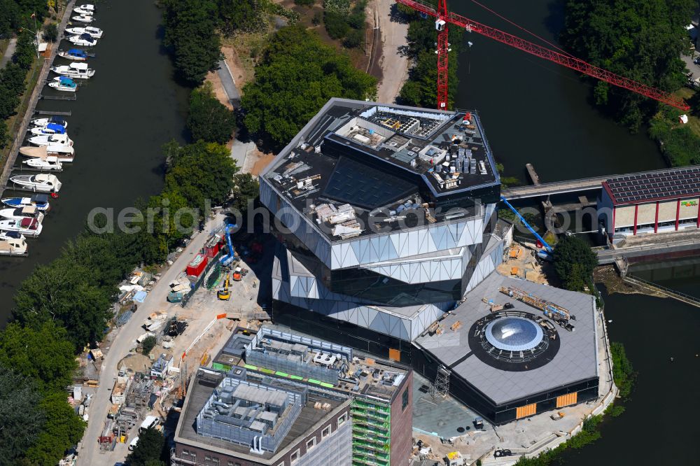 Heilbronn from the bird's eye view: Museum and exhibition building ensemble and science center experimenta at Experimenta-Platz - Kranenstrasse in Heilbronn in the federal state of Baden-Wuerttemberg, Germany