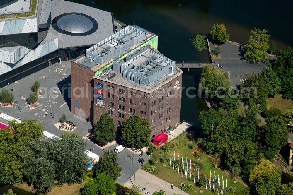 Aerial image Heilbronn - Museum and exhibition building ensemble and science center experimenta at Experimenta-Platz - Kranenstrasse in Heilbronn in the federal state of Baden-Wuerttemberg, Germany