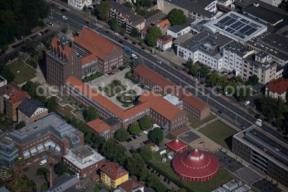 Braunschweig from above - Museum building ensemble Staatliches Naturhistorisches Museum and Haus of Wissenschaft Braunschweig in Brunswick in the state Lower Saxony, Germany