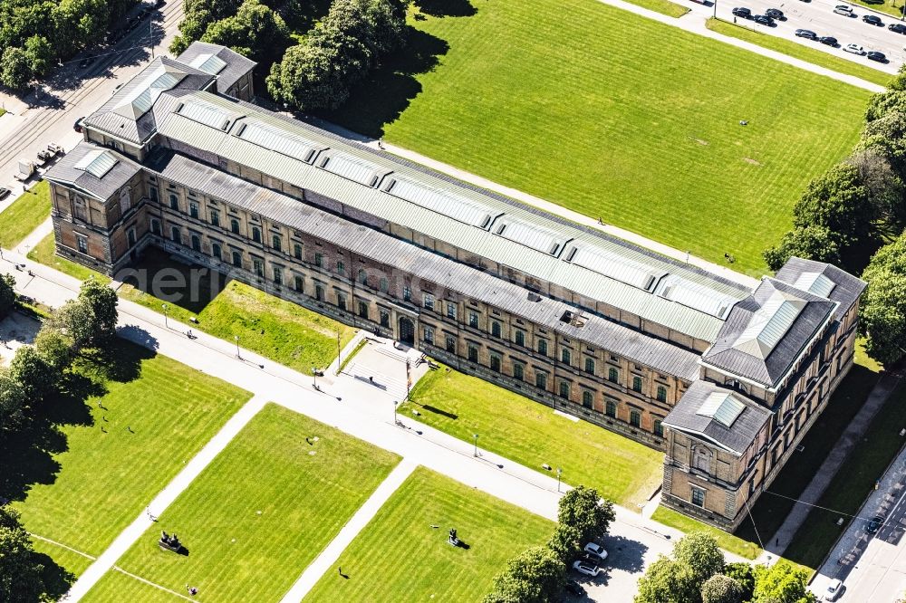 München from above - Museum building ensemble Alte Pinakothek on Barer Strasse in the district Maxvorstadt in Munich in the state Bavaria, Germany