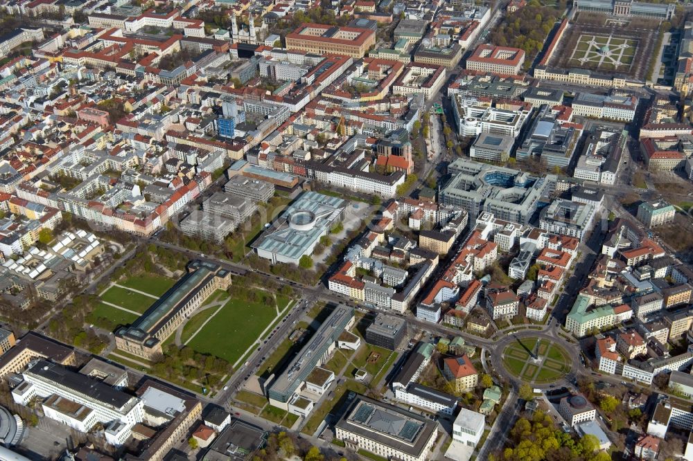 München from above - Museum building ensemble Alte Pinakothek on Barer Strasse in the district Maxvorstadt in Munich in the state Bavaria, Germany