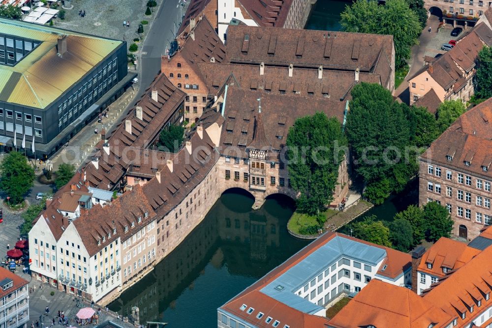 Aerial image Nürnberg - Museum building ensemble Arabisches Museum Nuernberg on Hans-Sachs-Platz in Nuremberg in the state Bavaria, Germany