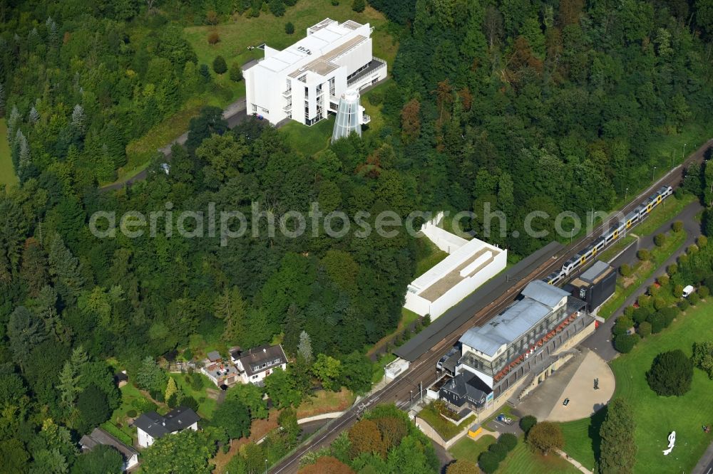 Remagen from the bird's eye view: Museum building ensemble Arp Museum Bahnhof Rolandseck in Remagen in the state Rhineland-Palatinate, Germany