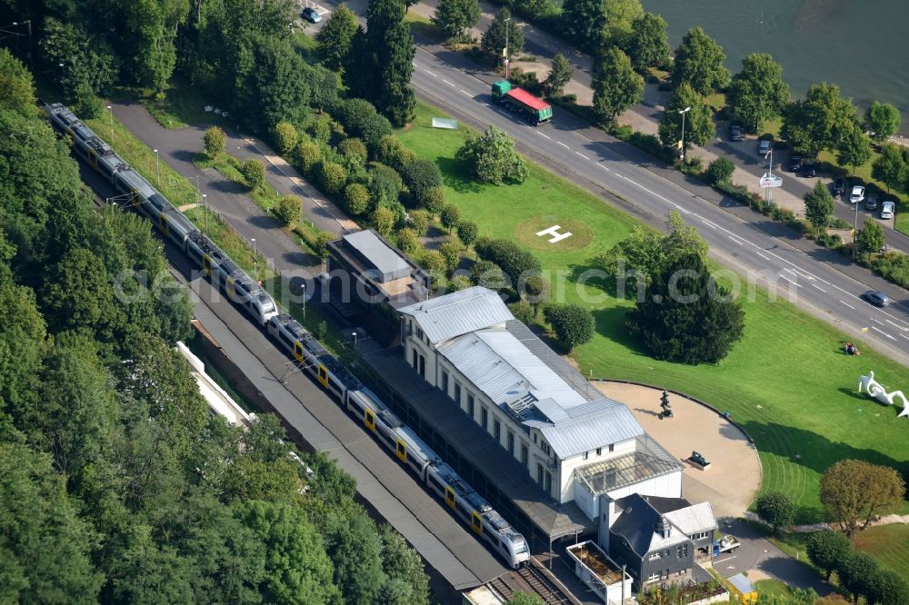 Remagen from the bird's eye view: Museum building ensemble Arp Museum Bahnhof Rolandseck in Remagen in the state Rhineland-Palatinate, Germany