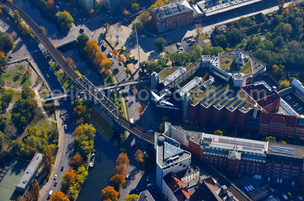 Aerial image Berlin - Museum building ensemble of the German technology museum of Berlin (DTMB) on the Tempelhofer shore in the district Kreuzberg in Berlin, Germany