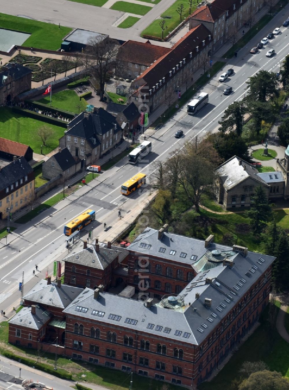 Aerial image Kopenhagen - Museum building ensemble of Geologisk Museum on Oster Voldgade in Copenhagen in Region Hovedstaden, Denmark