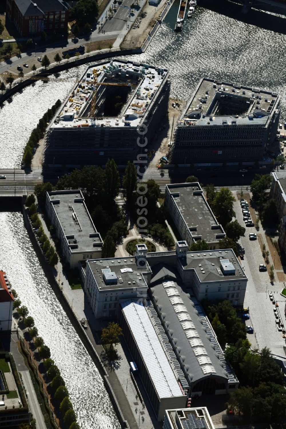 Aerial image Berlin - Museum building ensemble Hamburger Bahnhof - Museum fuer Gegenwart - Berlin on Invalidenstrasse in the district Mitte in Berlin, Germany