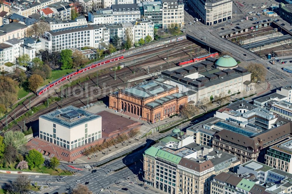 Aerial photograph Hamburg - Museum building ensemble Hamburger Kunsthalle in of Glockengiesserwall - Ferdinandstor - Ernst-Merck-Strasse in Hamburg, Germany