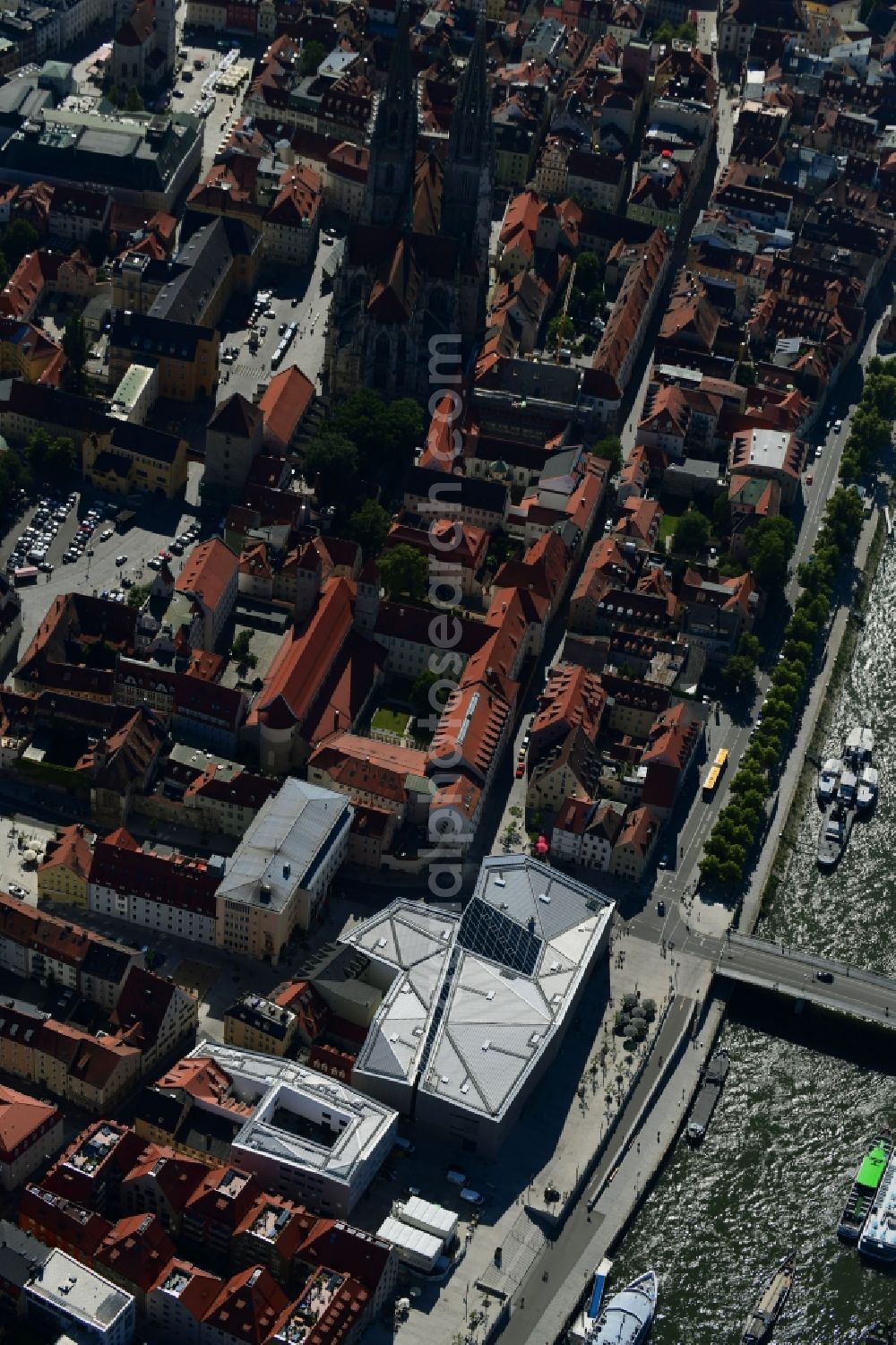 Aerial photograph Regensburg - Museum building ensemble Haus of Bayerischen Geschichte - Museum on Donaumarkt in Regensburg in the state Bavaria, Germany