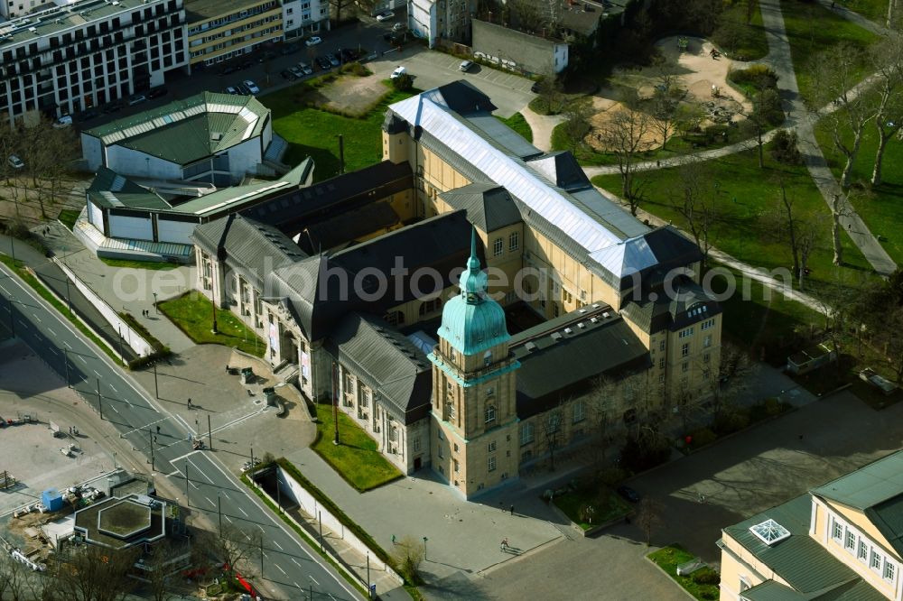 Aerial image Darmstadt - Museum building ensemble Hessisches Landesmuseum Darmstadt at Friedensplatz in Darmstadt in the state Hesse, Germany