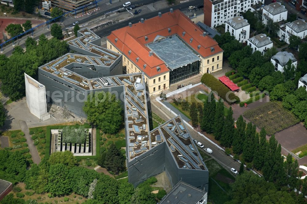 Aerial photograph Berlin - Museum building ensemble Juedisches Museum on Lindenstrasse in Berlin in Germany