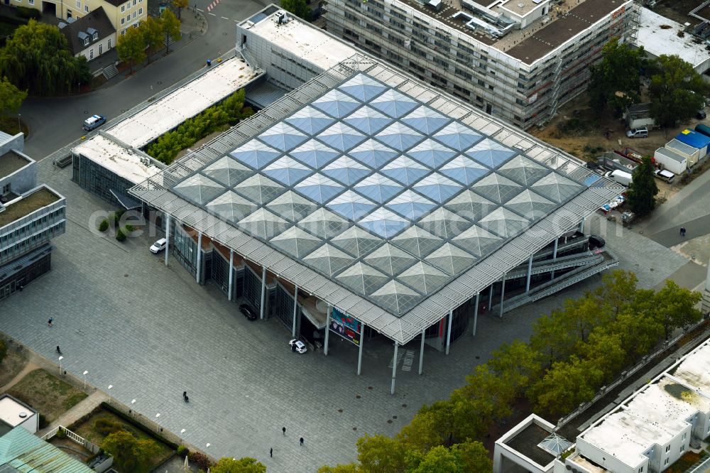 Wolfsburg from above - Museum building ensemble Kunstmuseum Wolfsburg in Wolfsburg in the state Lower Saxony, Germany