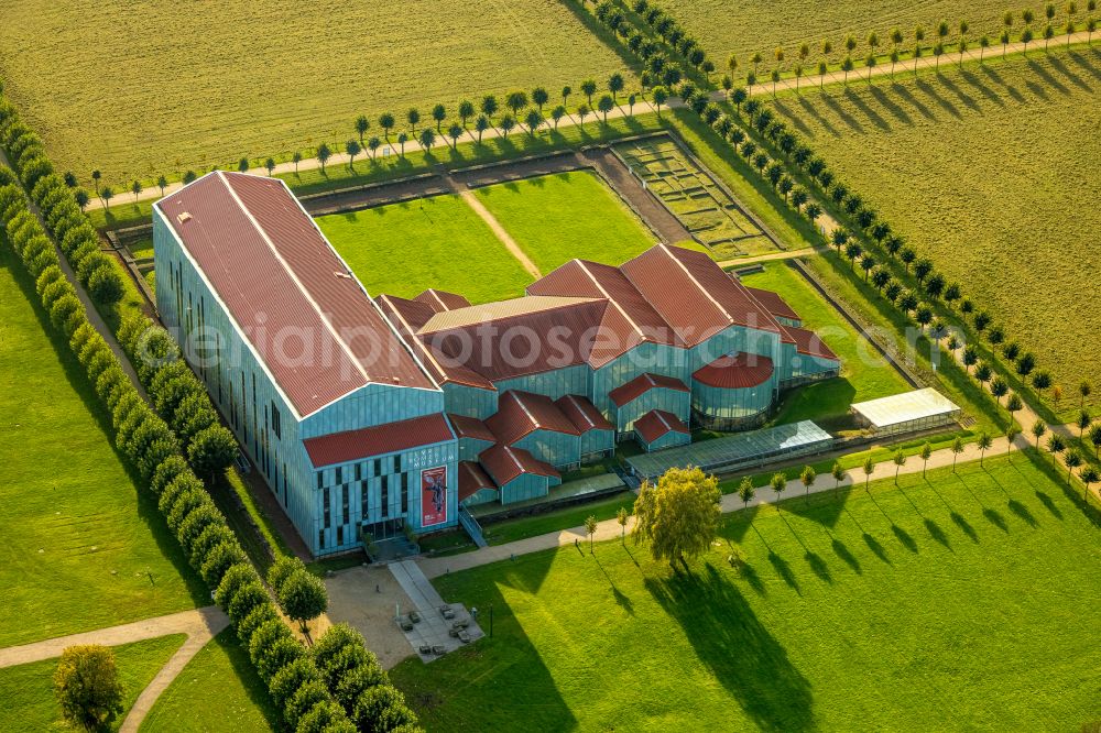 Xanten from above - Museum building ensemble of LVR-Roemermuseums with dem Archaeologischer Park Xanten in Xanten in the state North Rhine-Westphalia, Germany