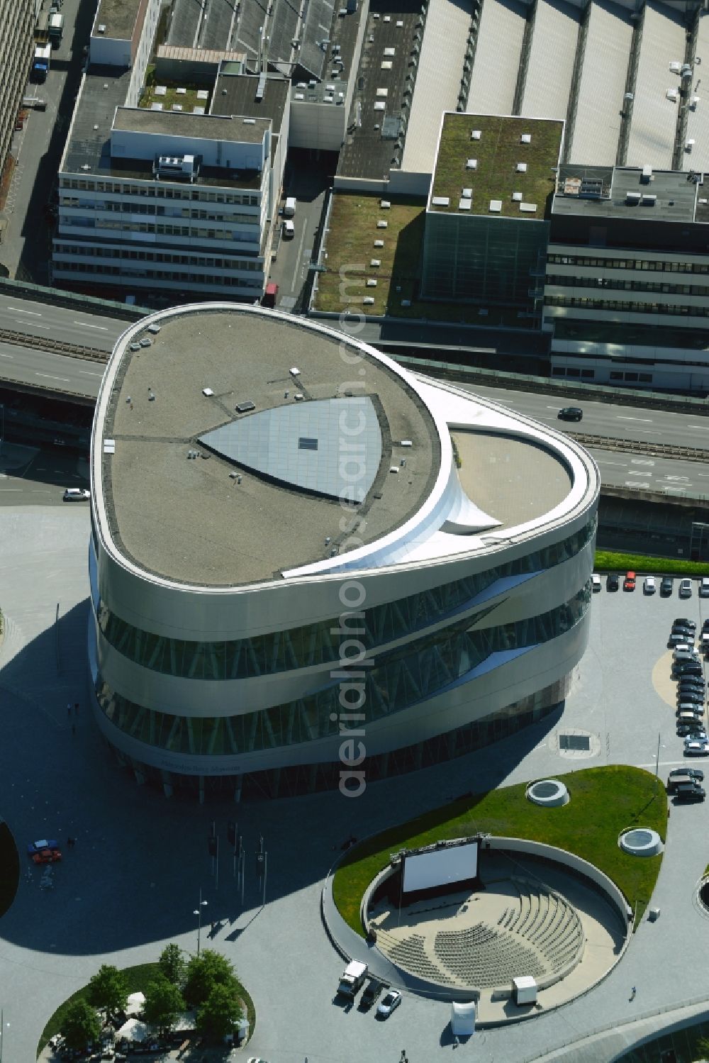 Aerial image Stuttgart - Museum building ensemble Mercedes-Benz Museum on Mercedesstrasse in Stuttgart in the state Baden-Wuerttemberg