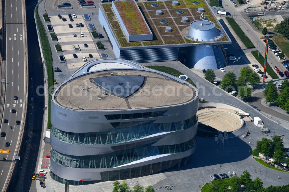 Aerial photograph Stuttgart - Museum building ensemble Mercedes-Benz Museum on Mercedesstrasse in the district Untertuerkheim in Stuttgart in the state Baden-Wuerttemberg, Germany