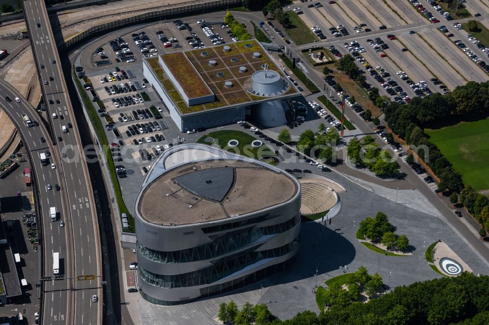 Stuttgart from the bird's eye view: museum building ensemble Mercedes-Benz Museum on Mercedesstrasse in the district Untertuerkheim in Stuttgart in the state Baden-Wurttemberg, Germany