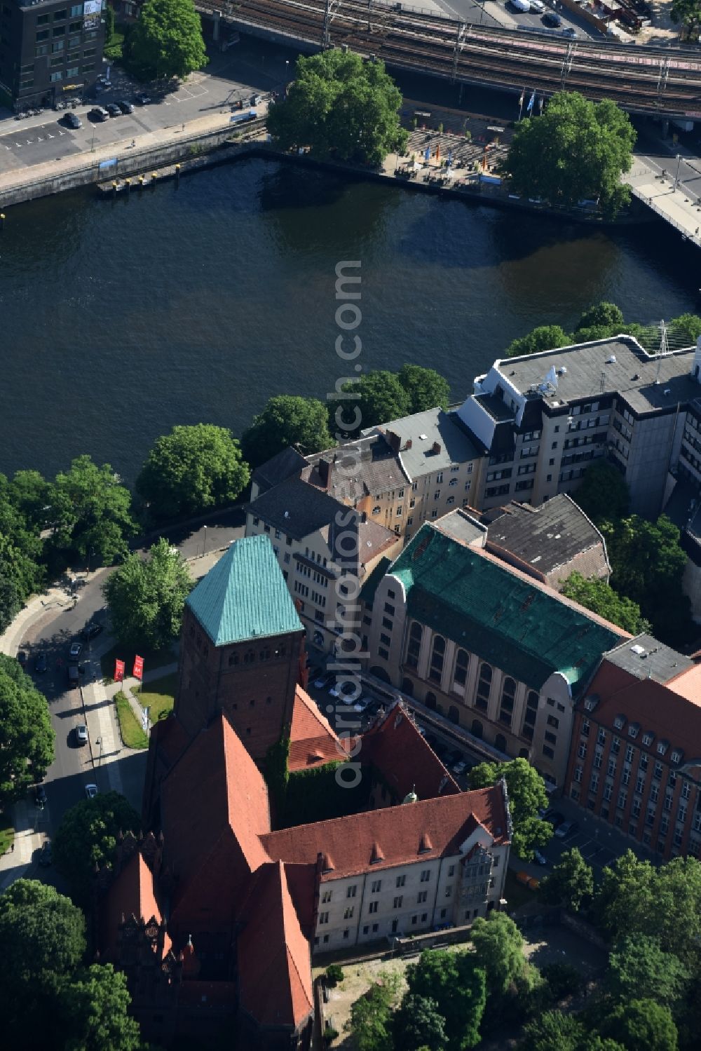 Aerial image Berlin - Museum building ensemble Maerkisches Museum Am Koellnischen Park in Berlin