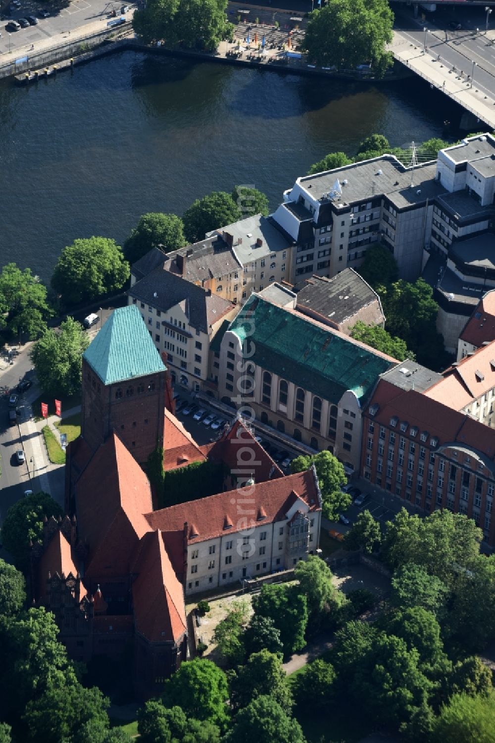 Aerial photograph Berlin - Museum building ensemble Maerkisches Museum Am Koellnischen Park in Berlin