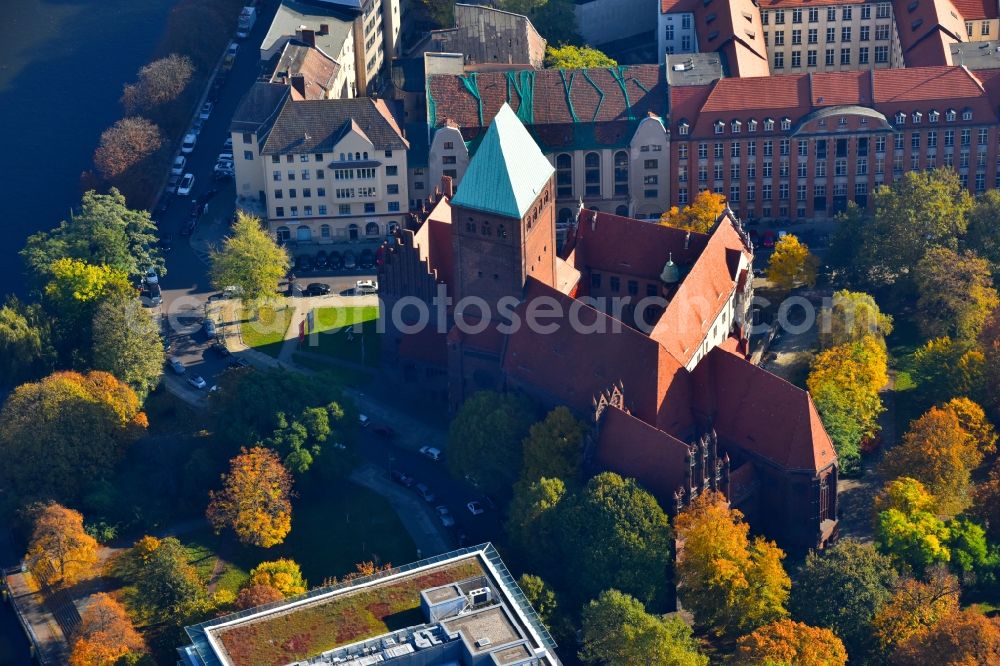 Berlin from the bird's eye view: Museum building ensemble Maerkisches Museum Am Koellnischen Park in the district Mitte in Berlin, Germany