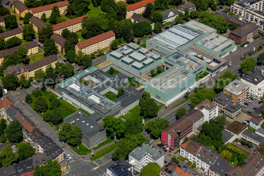 Essen from the bird's eye view: Museum building ensemble Museum Folkwang on street Goethestrasse - Bismarckstrasse in Essen in the state North Rhine-Westphalia