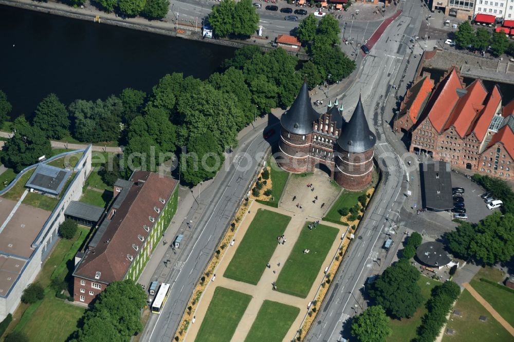 Aerial image Lübeck - Museum building complex Museum Holsten on Holstentor place in Luebeck in Schleswig-Holstein