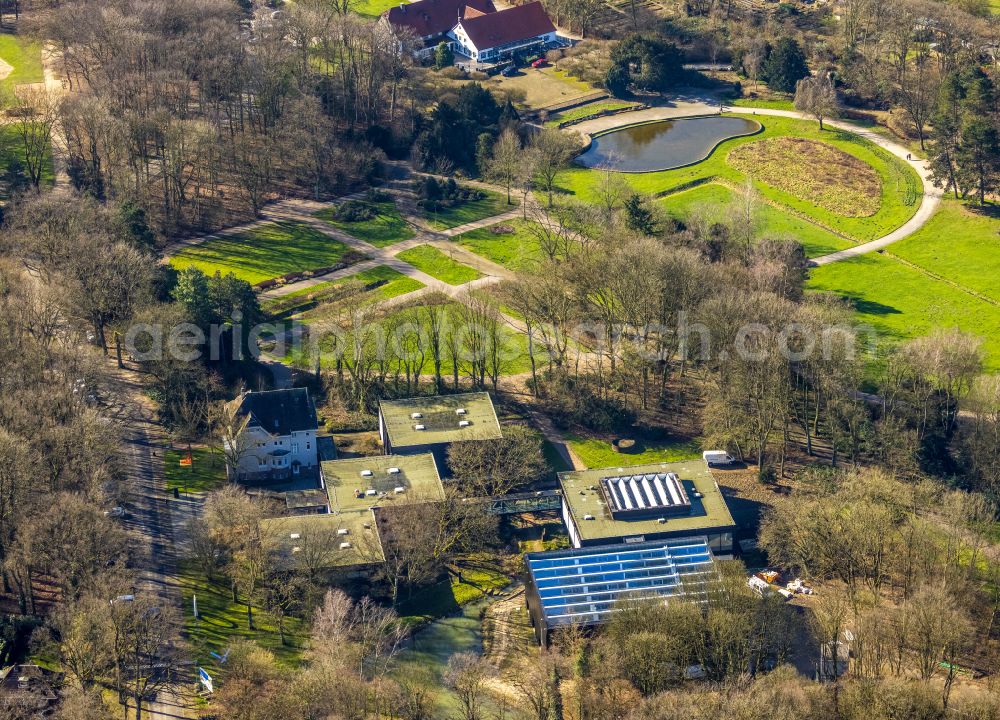 Bottrop from the bird's eye view: Museum building ensemble Museumszentrum Quadrat in Bottrop in the state North Rhine-Westphalia