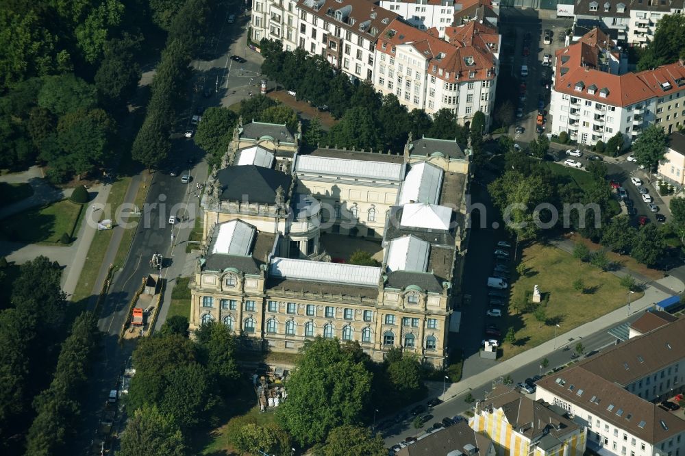 Hannover from above - Museum building ensemble Niedersaechsisches Landesmuseum on the Willy-Brandt-Allee in Hannover in the state Lower Saxony